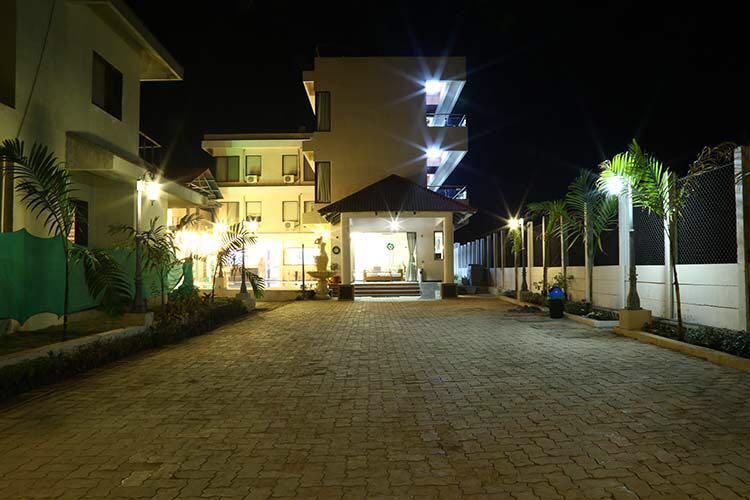 Sia Resort Alībāg Exterior photo
